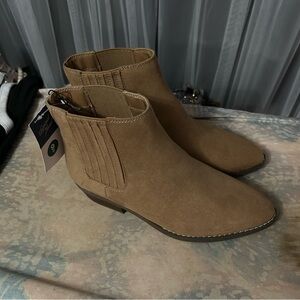 Universal Thread Brown Ankle Booties